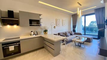 Fridge, microwave, oven, dishwasher