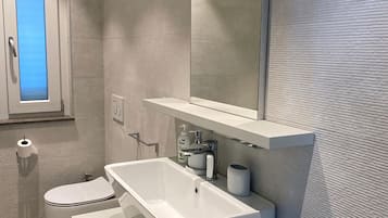 SĂšche-cheveux, papier toilette