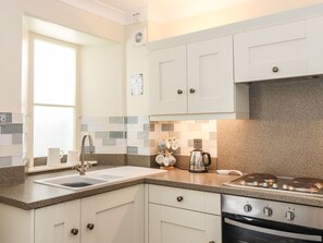 Cottage | Bếp riêng | Tủ lạnh, ấm điện, lò nướng bánh mì, dụng cụ nấu nướng/bát dĩa/dao nĩa 