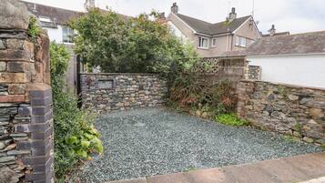 Cottage | Property grounds