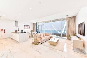 Luxury Apartment, 2 Bedrooms, Balcony, Sea View