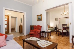 Apartment | Living area - Beautiful Retro Apt in Koukaki (Athens)