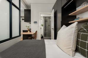 1 bedroom, desk, iron/ironing board, WiFi
