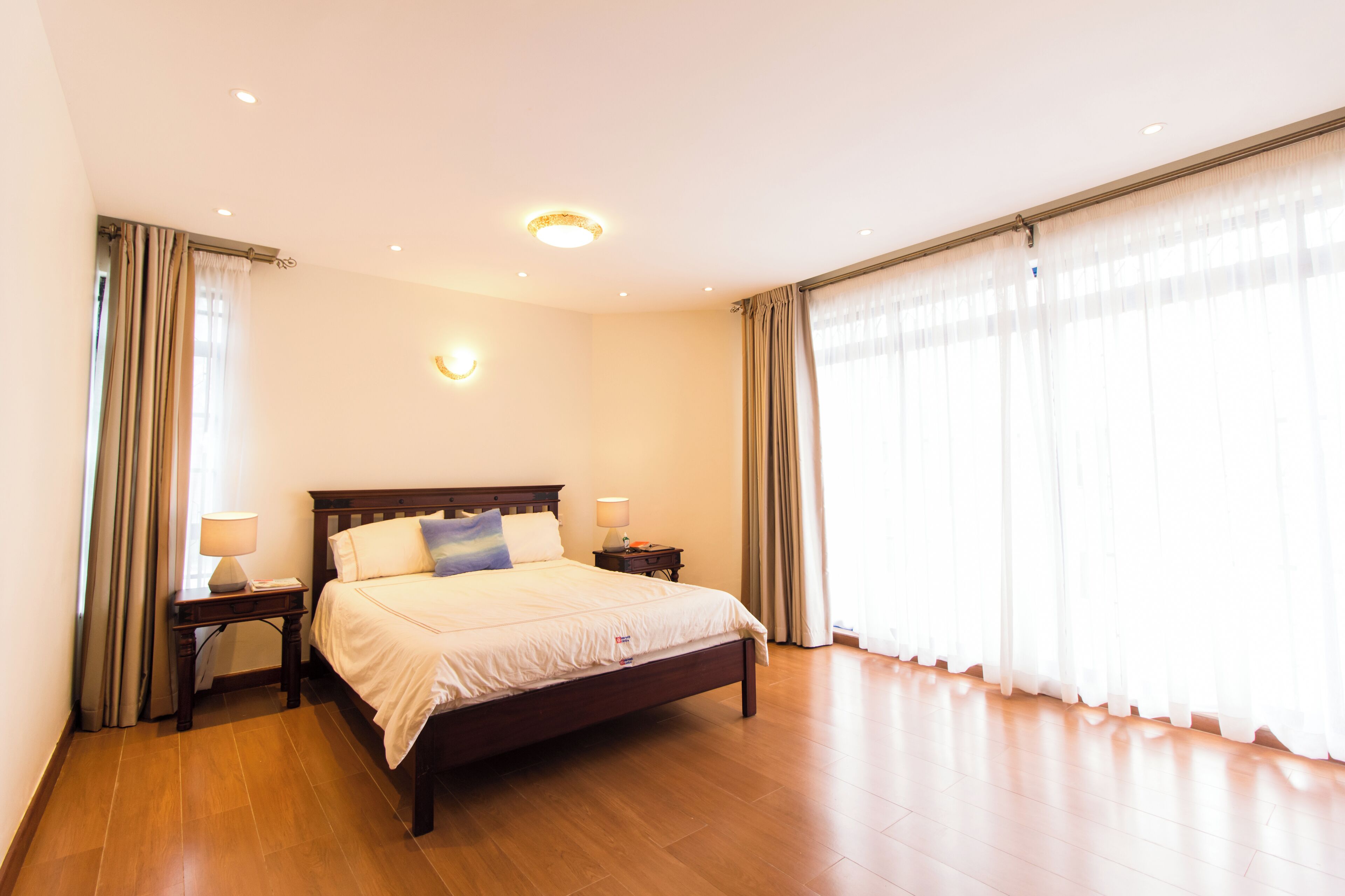 Caja de seguridad en la habitación y decoración personalizada 