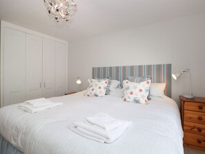 4 habitaciones, decoración personalizada y muebles diferentes 