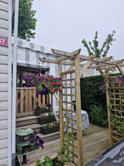3-BEDROOM MH IN COMFORTABLE 4-STAR CAMPSITE WITH BELVEDERE WINTER GARDEN