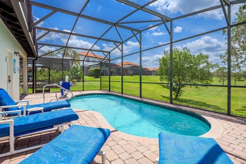 A 3 bedroom, 2 bathroom South Facing Villa with private pool, close to Disney