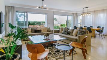 Apartment | Living area | 43-inch flat-screen TV with digital channels, TV, Netflix