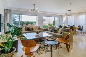 Apartment | Living area | 43-inch flat-screen TV with digital channels, TV, Netflix - Olala Marina Apartments (Herzliya)