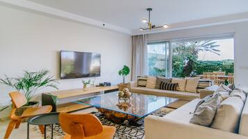 Apartment | Living room | 43-inch flat-screen TV with digital channels, TV