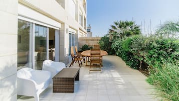 Apartment | Terrace/patio