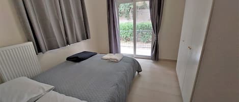 City Apartment | 1 bedroom, iron/ironing board, free WiFi, bed sheets