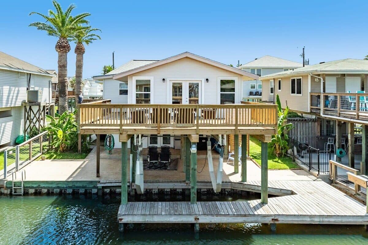 Casa Pelican-Fishing on the Bay in Jamaica Beach!