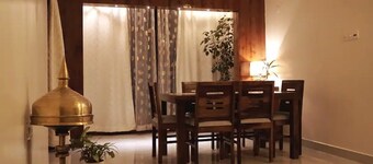 3BHK Entire Luxurious Nest with Hi-Speed Wifi, AC, Car Rental - Optional