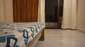 3 bedrooms, in-room safe, desk, iron/ironing board - 3BHK Entire Luxurious Nest with Hi-Speed Wifi, AC, Car Rental - Optional (Guwahati)