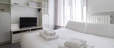 Apartment (1 Bedroom) | 1 bedroom, desk, iron/ironing board, cots/infant beds