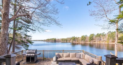 Canoe Cove Lake House