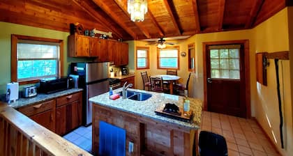 Year-round Mountain Views,
Pet Friendly Just 5 miles to downtown Blue Ridge