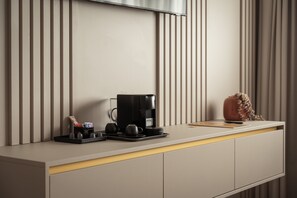 Junior Suite | Premium bedding, in-room safe, desk, free WiFi - Mood Hotel (Citta Sant'Angelo)