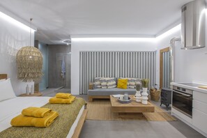 1 bedroom, in-room safe, desk, soundproofing