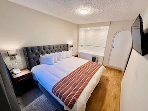 Junior-Zimmer | Schreibtisch, laptopgeeigneter Arbeitsplatz, kostenloses WLAN