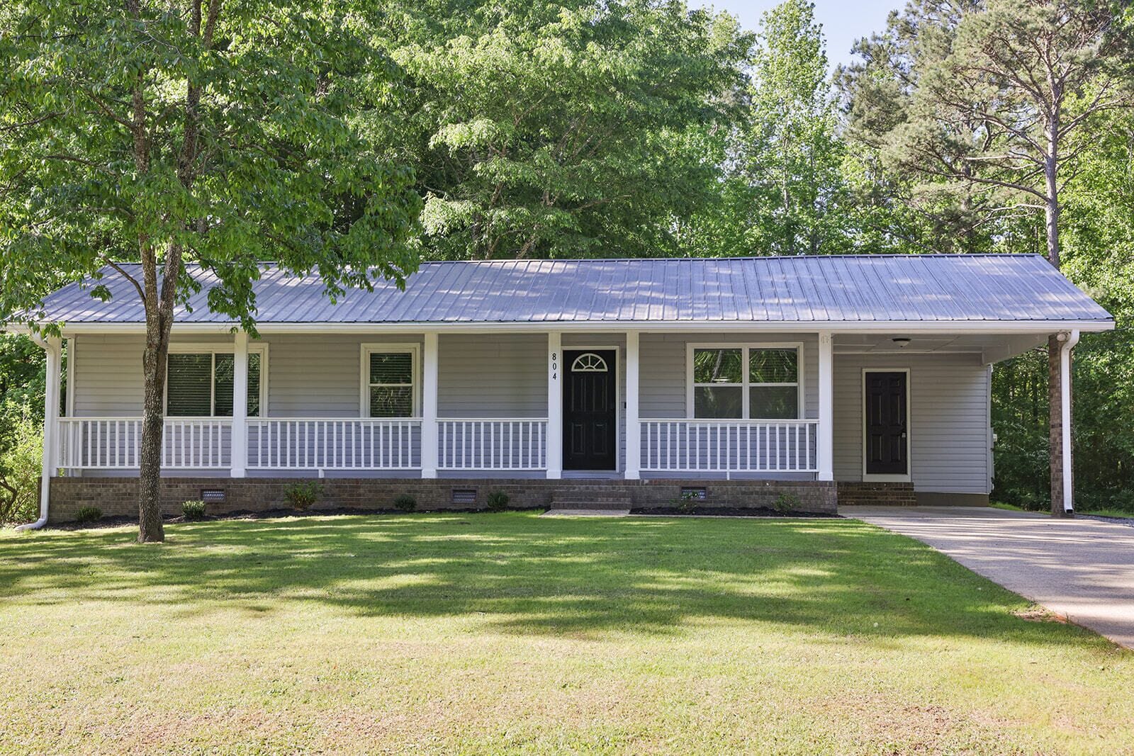 Centrally located, freshly updated home in Oxford