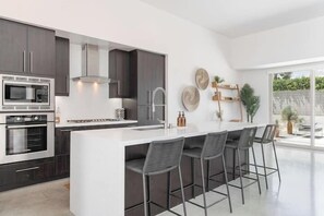 Fridge, microwave, oven, stovetop - Chic Luxurious Desert Home- Private Pool & Hot Tub (Palm Springs)