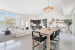 Dining - Chic Luxurious Desert Home- Private Pool & Hot Tub (Palm Springs)