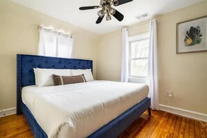 3 bedrooms, iron/ironing board, free WiFi, bed sheets