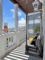 套房 (Room) | 露台