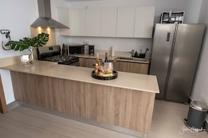 Fridge, microwave, oven, stovetop