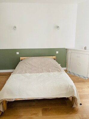 4 bedrooms, bed sheets - Town house (Marmande)