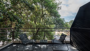 Zimmer, 1 Queen-Bett, Balkon, Gartenblick | Terrasse/Patio