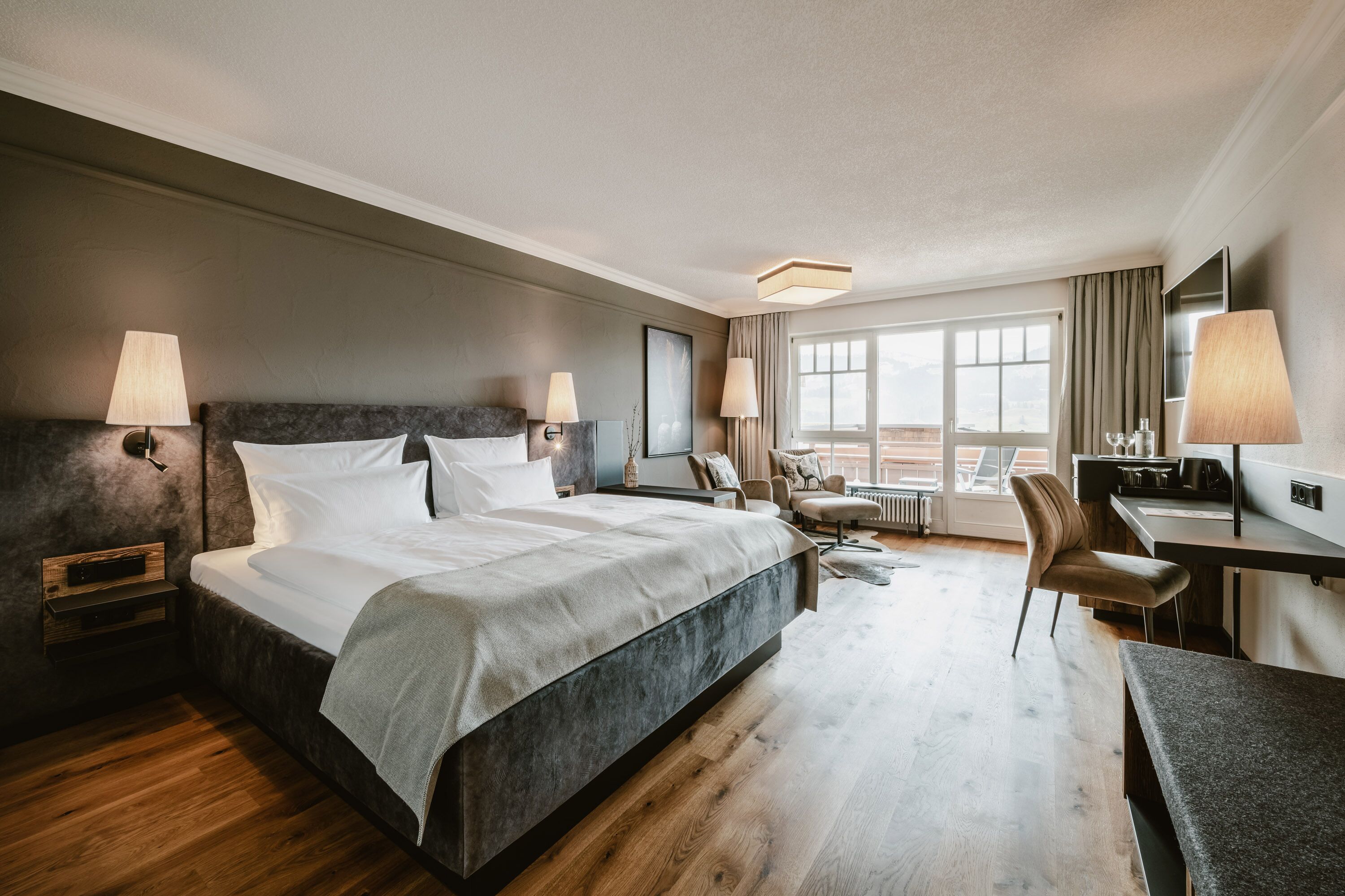 Minibar, coffres-forts dans les chambres, rideaux occultants