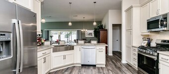 St. Johns. Spacious Designer Home w Private Lanai, Porcelain Tile throughout.