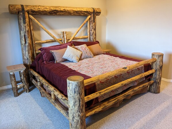 2 bedrooms, travel crib, WiFi, bed sheets