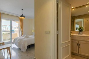 2 عدّة غرف نوم ومكواة/لوح كي وواي فاي مجانًا ومل اءات أسرّة