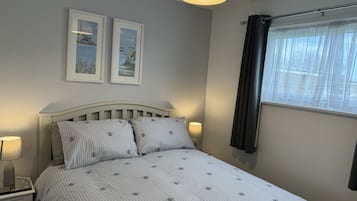 2 bedrooms, iron/ironing board, travel cot, free WiFi