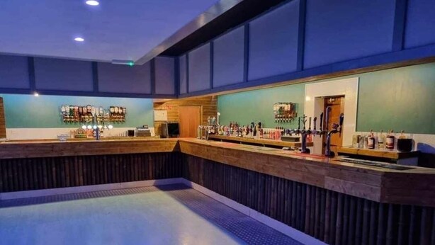 Bar (on property) - M & T Chalets , 2 bed chalet Hemsby. sleeps 6 (great yarmouth)
