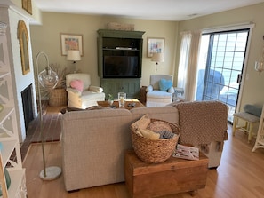 Smart TV, libri, monitor per computer, stampante