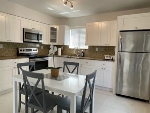 Family Apartment | Private kitchen | Full-sized fridge, microwave, oven, coffee/tea maker - Little Habana Aparts close to Calle 8 (Miami)