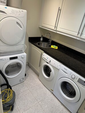 Interior - Villa Sol y Mar Marbella Ideal for family, friends and golf (Marbella)