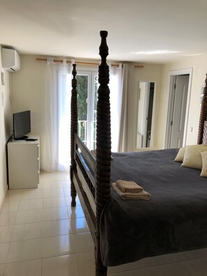 6 bedrooms, iron/ironing board, WiFi, bed sheets