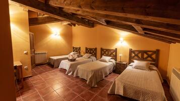 10 slaapkamers, een strijkplank/strijkijzer, reisbedje, gratis wifi