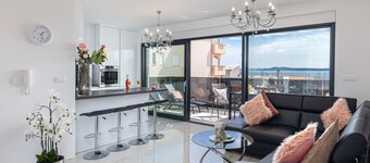 Apartment Summer Breeze Okrug Gornji