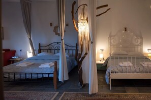 3 bedrooms, desk, iron/ironing board, free WiFi