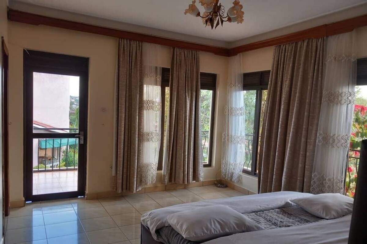 Family Room, 2 Queen Beds, Balcony, City View