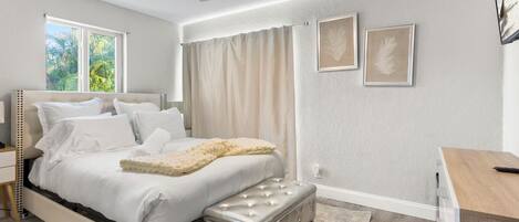 3 bedrooms, desk, iron/ironing board, free WiFi