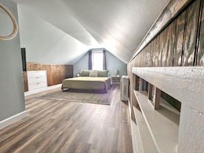 2 dormitorios, tabla de planchar con plancha, wifi gratis y ropa de cama