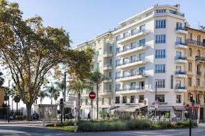 Front of property - Crisol Promenade (Nice)